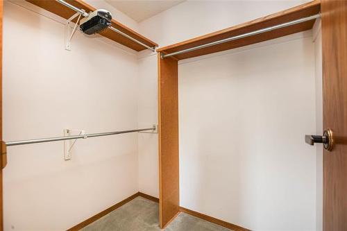 43 Calder Bay, Winnipeg, MB - Indoor