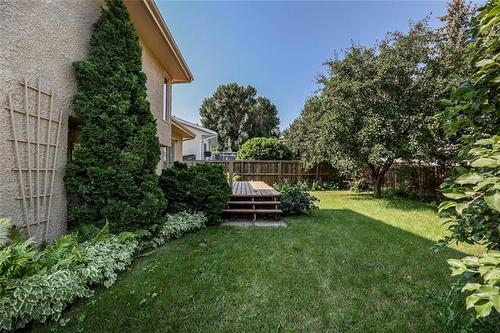 43 Calder Bay, Winnipeg, MB - Outdoor