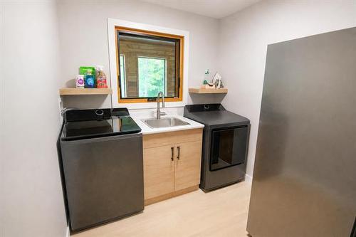 2 Lisgar Pl, Pinawa, MB - Indoor