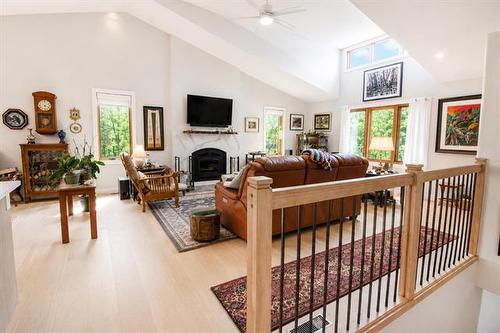 2 Lisgar Pl, Pinawa, MB - Indoor With Fireplace