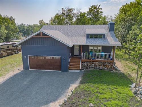 2 Lisgar Pl, Pinawa, MB - Outdoor With Deck Patio Veranda