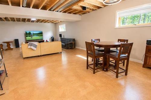 2 Lisgar Pl, Pinawa, MB - Indoor