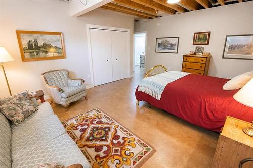 2 Lisgar Pl, Pinawa, MB - Indoor Photo Showing Bedroom