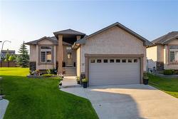 17 Handlers COVE  Oakbank, MB R5N 0K4