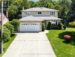 138 STRAWBERRY DRIVE  Hamilton, ON L8E 4R7
