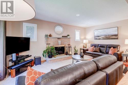 1459 Ravensmoor Crescent, Mississauga, ON - Indoor Photo Showing Living Room With Fireplace