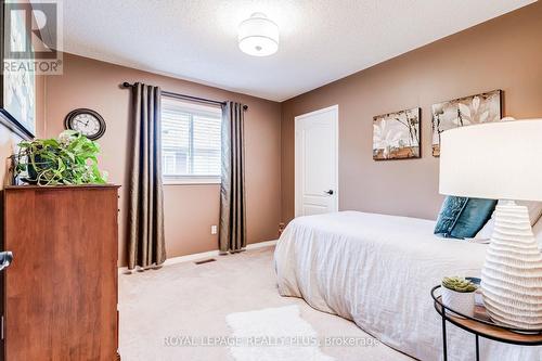 1459 Ravensmoor Crescent, Mississauga, ON - Indoor Photo Showing Bedroom