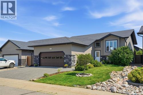 635 Redwood Crescent, Warman, SK - Outdoor With Facade