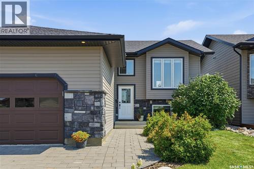 635 Redwood Crescent, Warman, SK - Outdoor