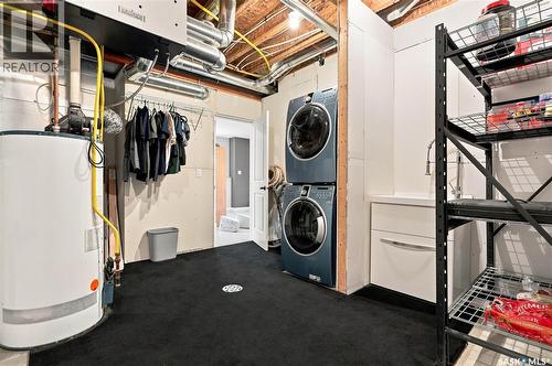 635 Redwood Crescent, Warman, SK - Indoor Photo Showing Laundry Room