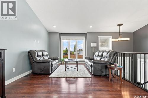 635 Redwood Crescent, Warman, SK - Indoor Photo Showing Living Room