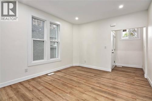 272 Vidal STREET South Unit# Main , Sarnia, Ontario N7T 2T7 4