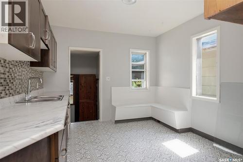 1735 Quebec Street, Regina, SK - Indoor