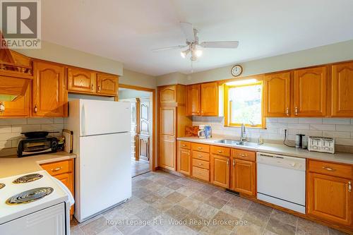 48 Allen Street, Tillsonburg, ON - Indoor Photo Showing Kitchen