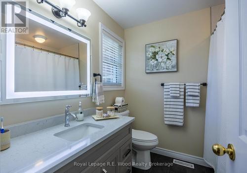 3 Otterview Drive, Norwich (Otterville), ON - Indoor Photo Showing Bathroom