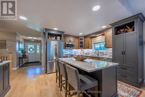 3 Otterview Drive, Norwich (Otterville), ON - Indoor Photo Showing Kitchen With Upgraded Kitchen