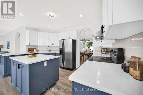 757 Schubert Circle, Ottawa, ON - Indoor Photo Showing Kitchen