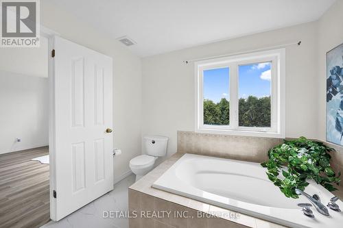 757 Schubert Circle, Ottawa, ON - Indoor Photo Showing Bathroom