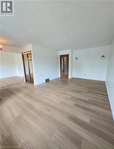 25 HIGHFIELD Avenue Unit# Upper Level , St. Catharines, Ontario L2M 5W3 5