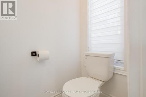 6 Pumpkin Corner Crescent, Barrie, ON - Indoor Photo Showing Bathroom