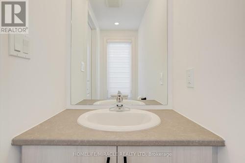 6 Pumpkin Corner Crescent, Barrie, ON - Indoor Photo Showing Bathroom