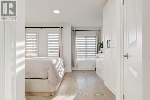 6 Pumpkin Corner Crescent, Barrie, ON - Indoor Photo Showing Bedroom