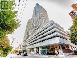 320 - 161 ROEHAMPTON AVENUE Toronto, ON M4P 0C8