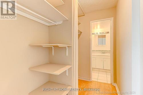 1107 - 1 Royal Orchard Boulevard, Markham, ON - Indoor With Storage