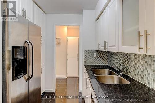 1107 - 1 Royal Orchard Boulevard, Markham, ON - Indoor Photo Showing Kitchen