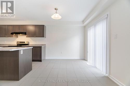 12 Pagebrook Crescent, Hamilton, ON - Indoor Photo Showing Kitchen