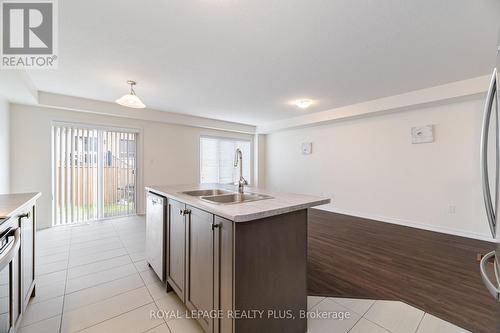12 Pagebrook Crescent, Hamilton, ON - Indoor Photo Showing Kitchen With Double Sink