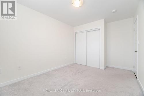 12 Pagebrook Crescent, Hamilton, ON - Indoor Photo Showing Other Room
