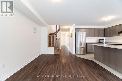 12 Pagebrook Crescent, Hamilton, ON - Indoor Photo Showing Kitchen