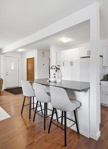 14 Duluth Bay, Winnipeg, MB - Indoor