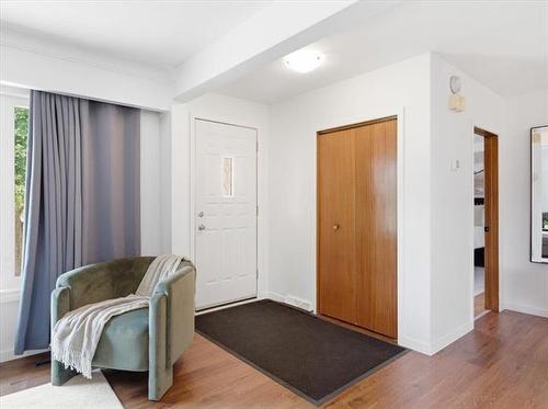 14 Duluth Bay, Winnipeg, MB - Indoor Photo Showing Other Room