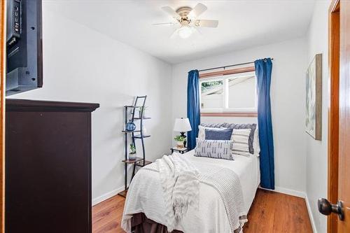 14 Duluth Bay, Winnipeg, MB - Indoor Photo Showing Bedroom