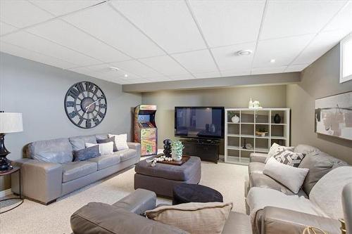 14 Duluth Bay, Winnipeg, MB - Indoor Photo Showing Other Room
