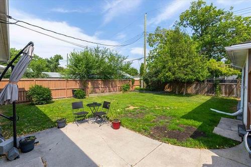 14 Duluth Bay, Winnipeg, MB - Outdoor With Backyard