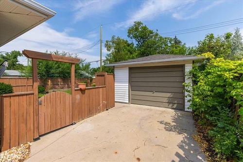 14 Duluth Bay, Winnipeg, MB - Outdoor With Exterior