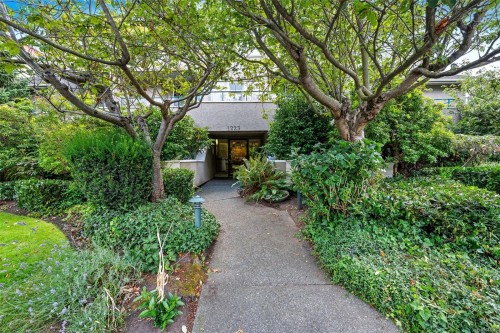 #102-1223 Johnson St  Victoria, BC V8V 3N9