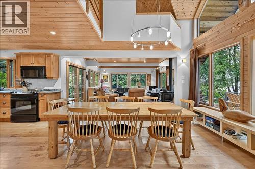 4404 Coy Road, Invermere, BC - Indoor Photo Showing Dining Room