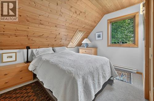 BEDROOM 2 - 4404 Coy Road, Invermere, BC - Indoor Photo Showing Bedroom
