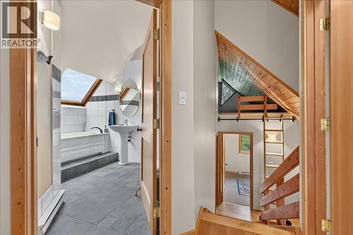 4404 Coy Road, Invermere, BC - Indoor Photo Showing Other Room