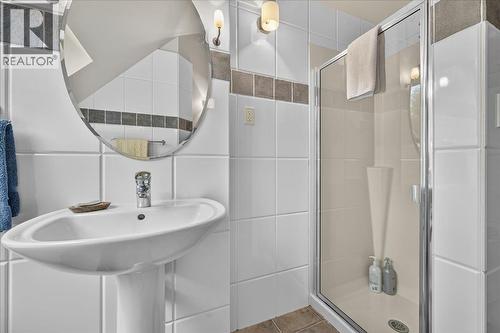 4404 Coy Road, Invermere, BC - Indoor Photo Showing Bathroom