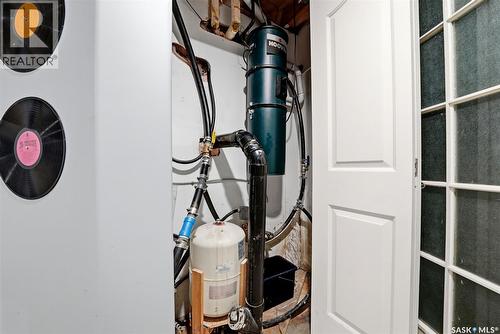 29 Ridgedale Bay, White City, SK - Indoor Photo Showing Laundry Room