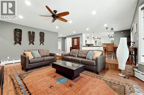 29 Ridgedale Bay, White City, SK - Indoor Photo Showing Living Room