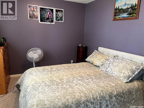 229 4Th Avenue E, Gravelbourg, SK - Indoor Photo Showing Bedroom