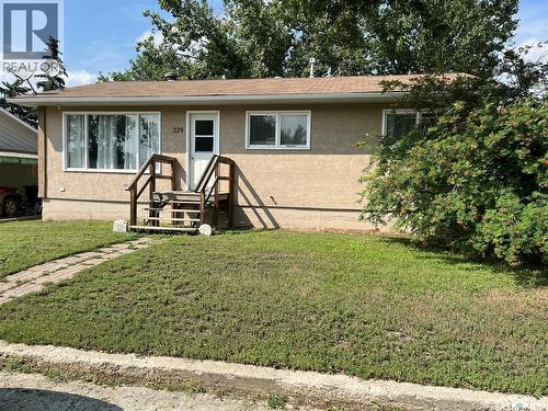 229 4Th Avenue E, Gravelbourg, SK - Outdoor