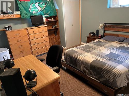 229 4Th Avenue E, Gravelbourg, SK - Indoor Photo Showing Bedroom