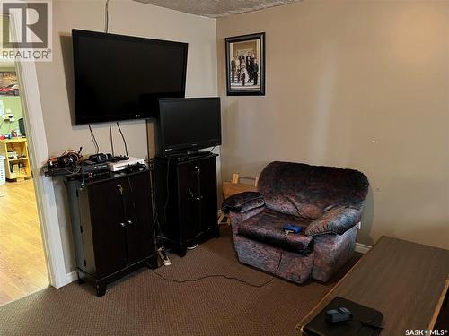 229 4Th Avenue E, Gravelbourg, SK - Indoor
